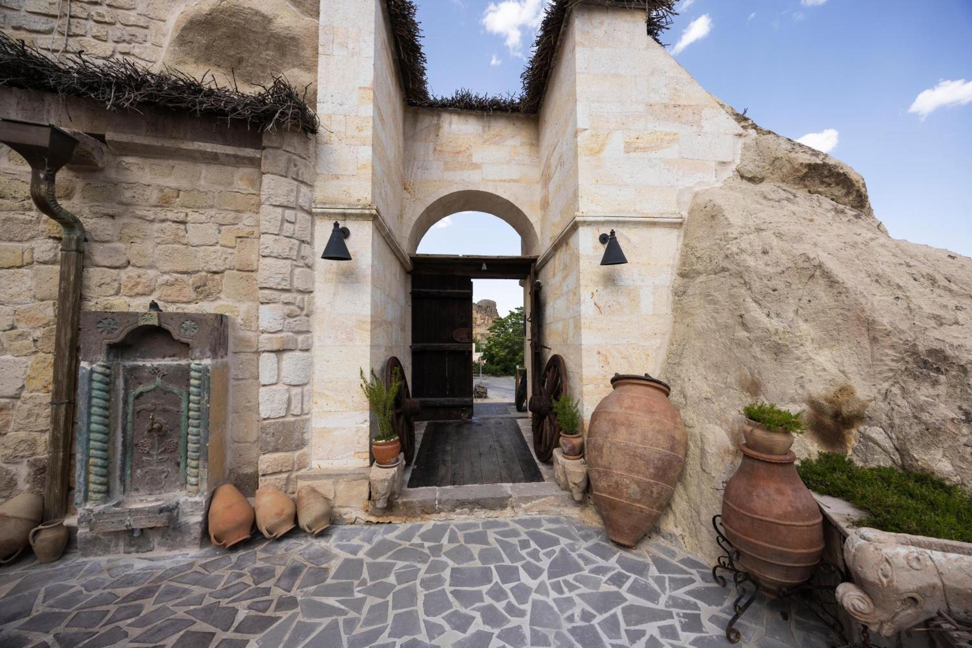 Tafoni Houses Cave Hotel Ortahisar Exterior photo